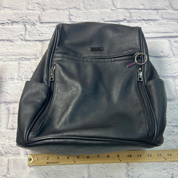 Cluci Vegan Leather Black Backpack - Picture 10 of 10